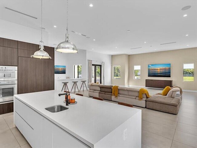 Building Photo - 6122 SW 173rd Way