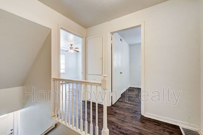 Building Photo - 917 NE 81st St