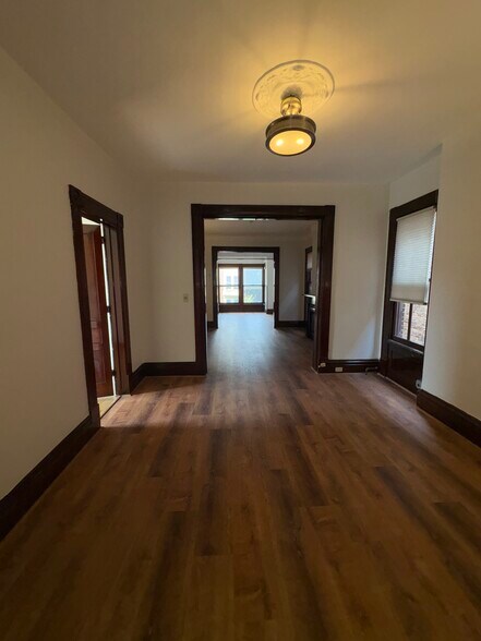 Building Photo - 326 3rd St