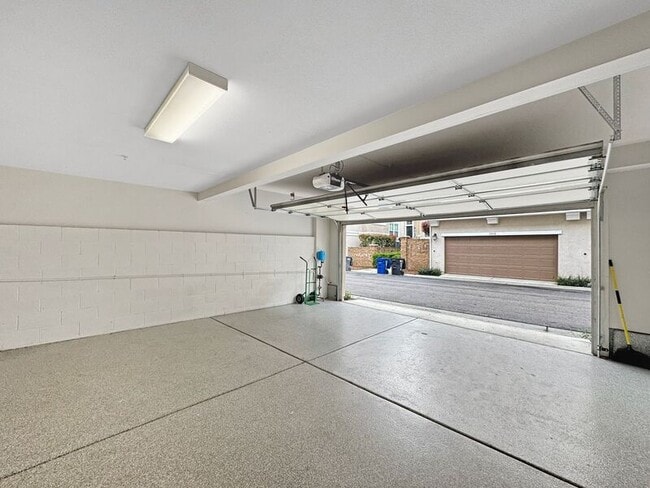 Building Photo - 3011 Cole Grade Dr