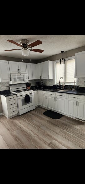 APARTMENT WILL BE UNFURNISHED. And immaculate. - 3 Hamar Dr