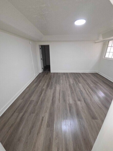 Building Photo - 828 E 100 S