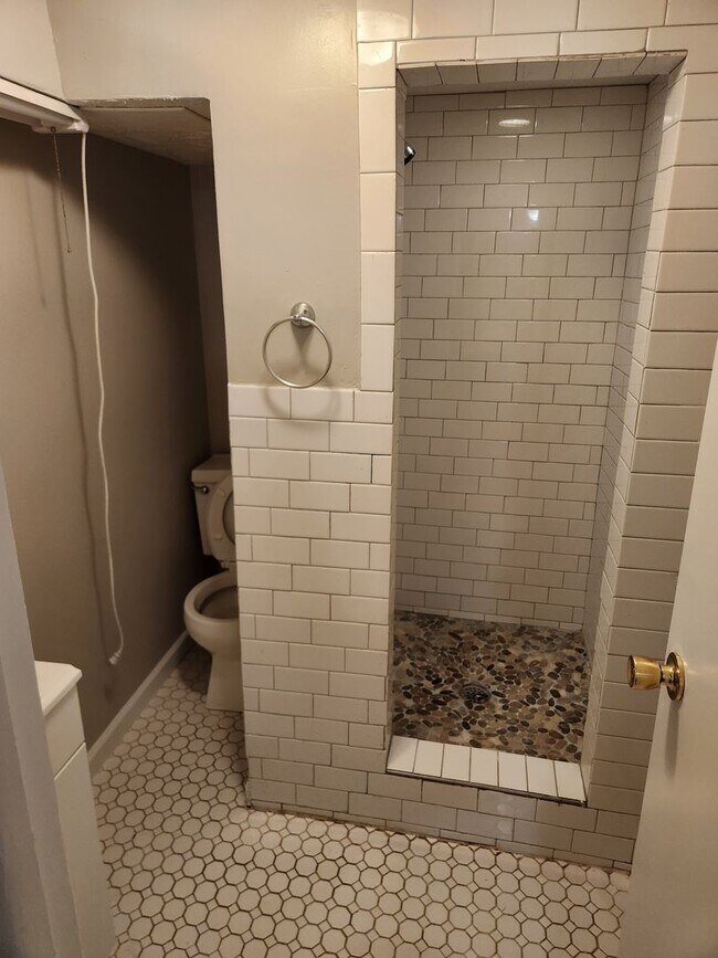 Building Photo - 628 N 47th St