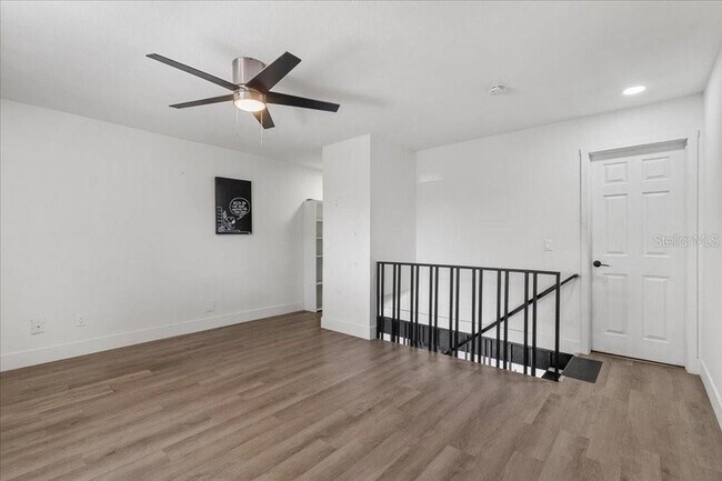 Building Photo - 4414 Overlook Dr