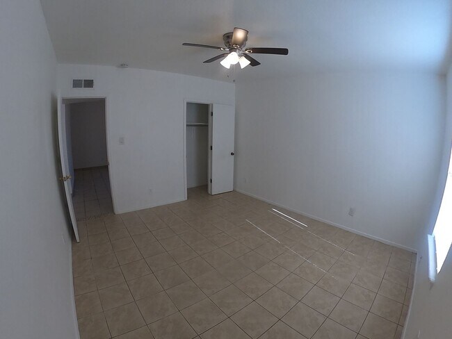 Building Photo - 305 N Almendra St