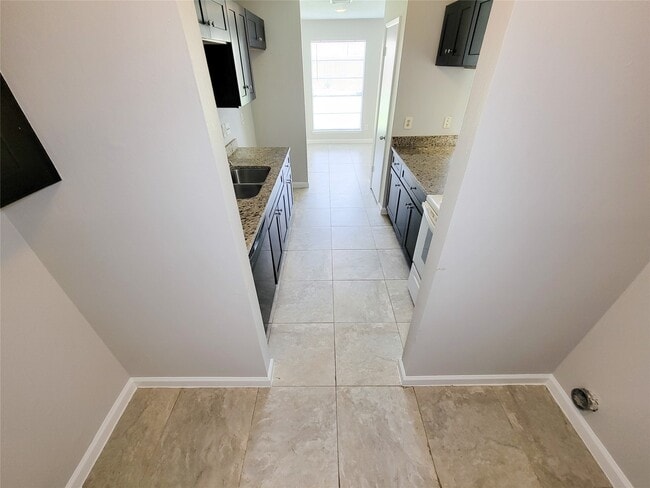 Building Photo - 8530 Quail Burg Ln