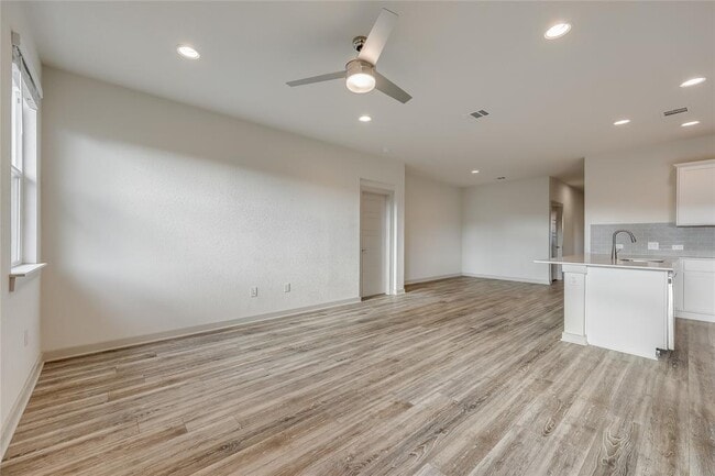 Building Photo - 153 Filifera Ct