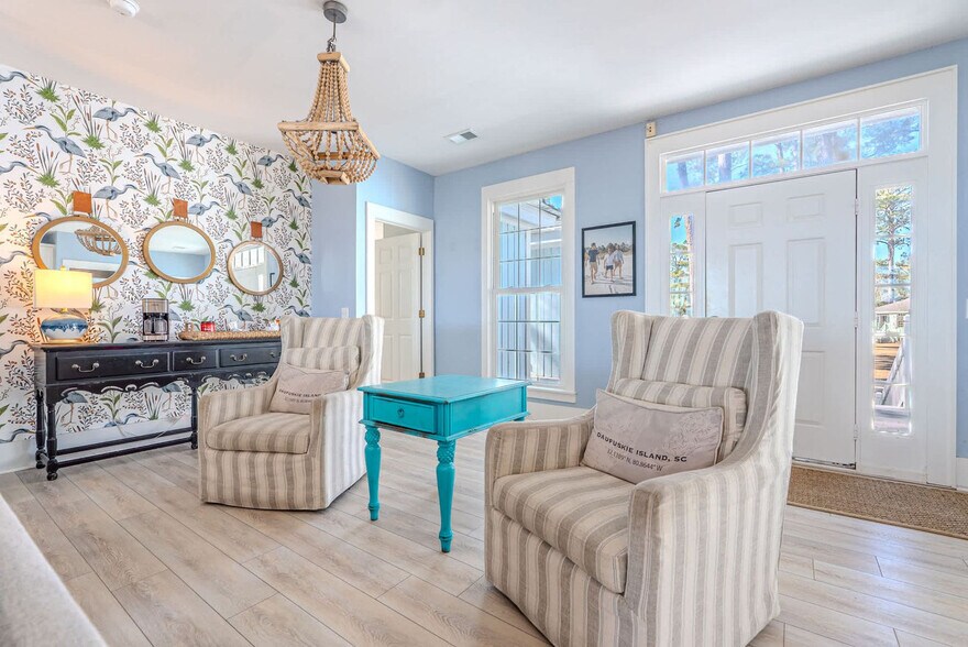 Building Photo - 152 Avenue of Oaks