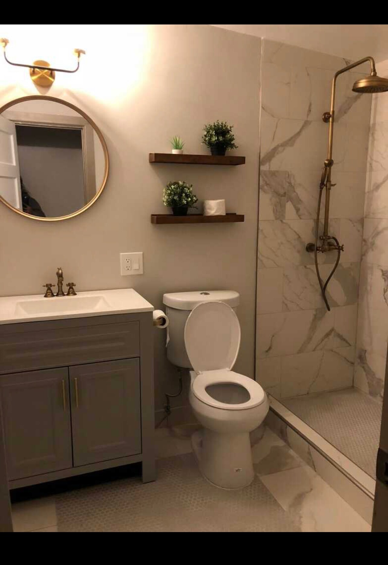 New toilet, fresh paint in entire home and designer look throughout - 2661 Newell St