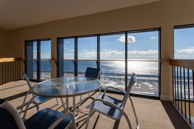 Building Photo - 493 Ocean Blvd