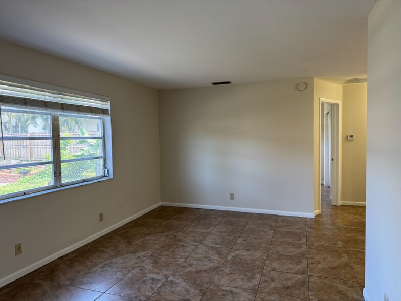 Building Photo - 1610 Shirley Ct