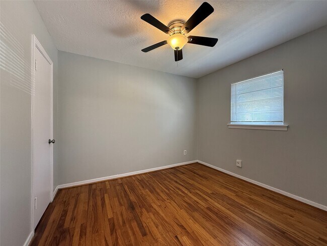 Building Photo - 1314 Heights Blvd