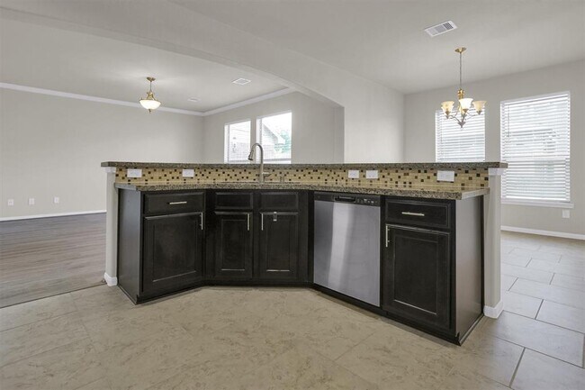 Building Photo - 20115 Emerald Mountain Dr