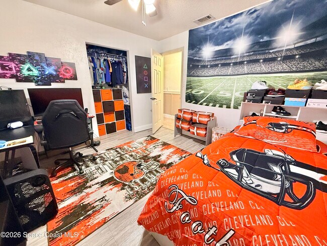 Building Photo - 1046 W Samms Ave