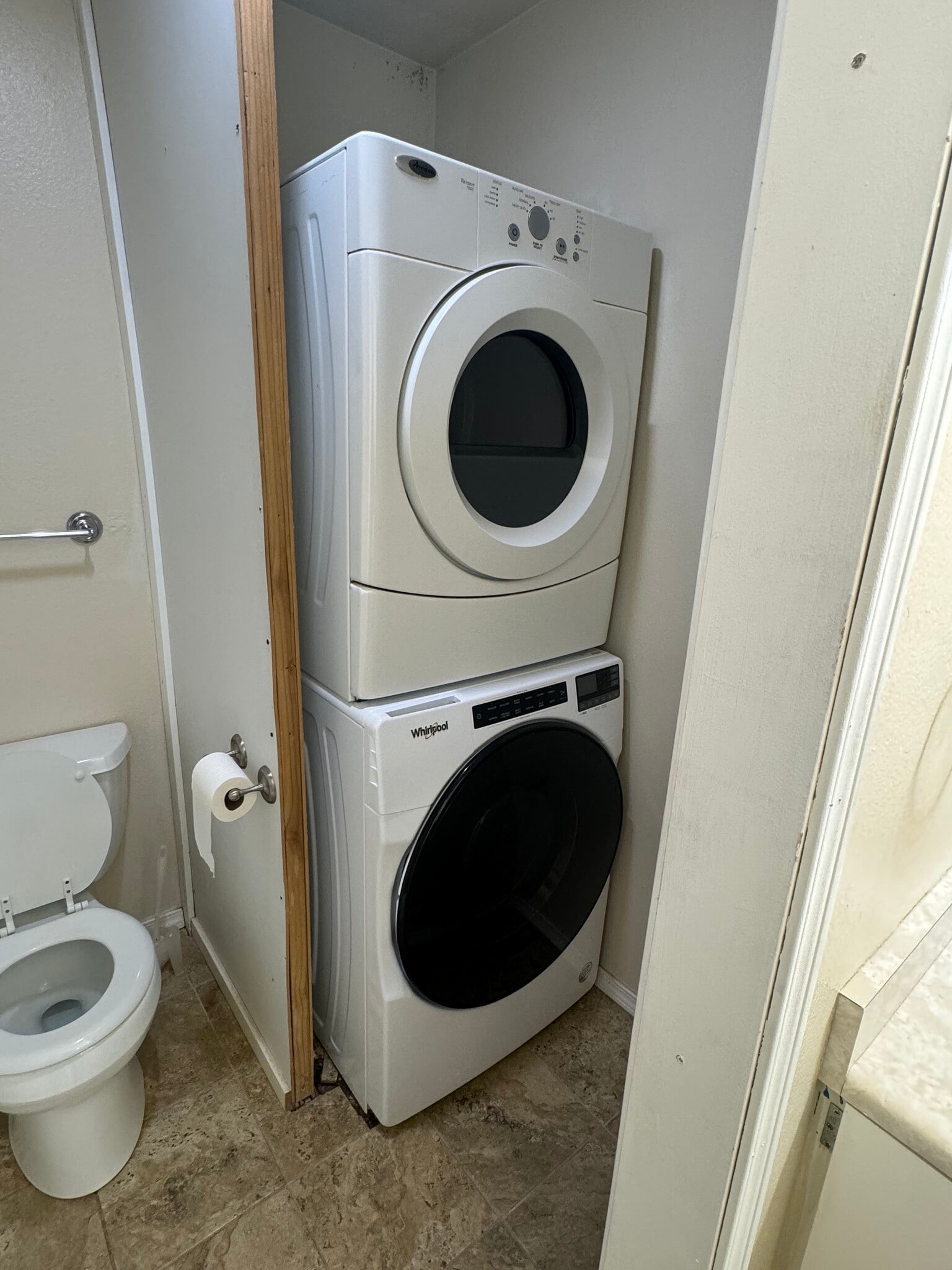 Washer/dryer - 25446 106th Ave SE
