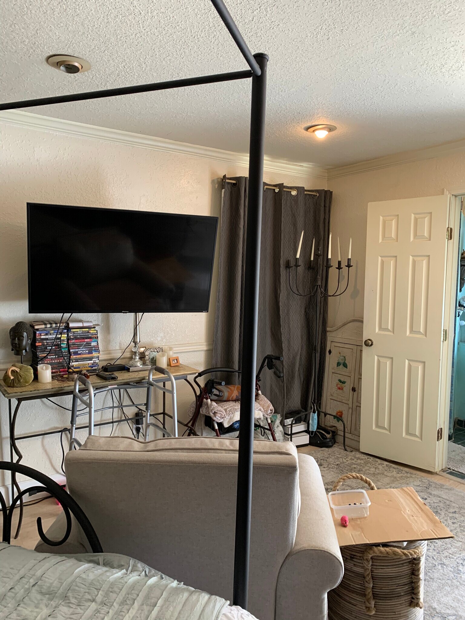 Building Photo - 3900 Seven Hills Rd