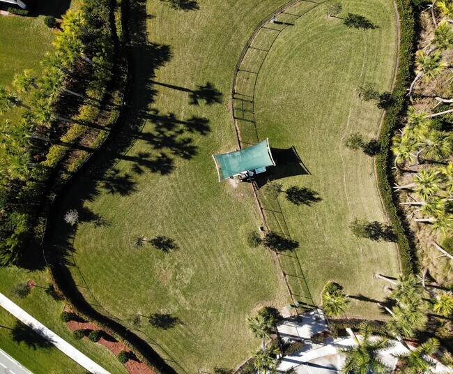 Building Photo - 431 NW Coolwater Ct