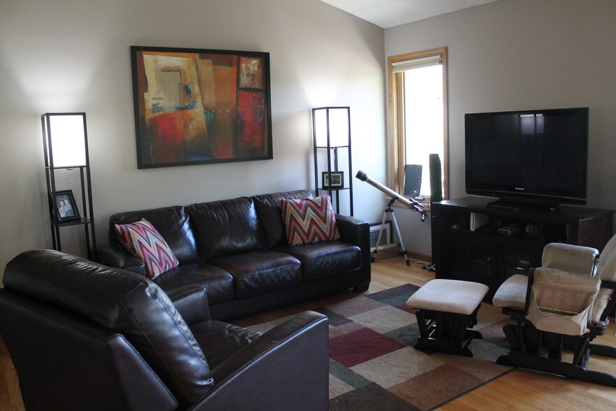 Building Photo - 1291 Lake Susan Hills Dr