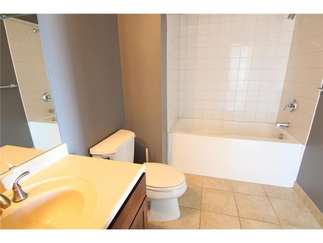 Building Photo - 929 Portland Ave