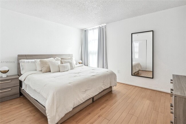 Building Photo - 1035 West Ave