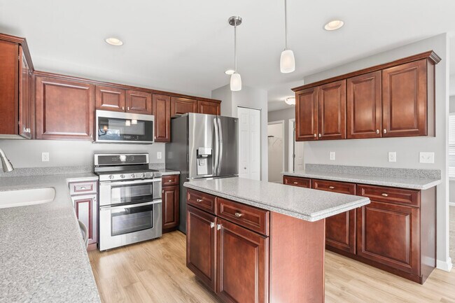 Building Photo - 7077 Hidden Green Cir