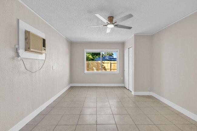 Building Photo - Available NOW