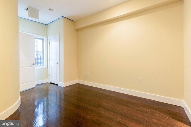 Building Photo - 838 N 15th St