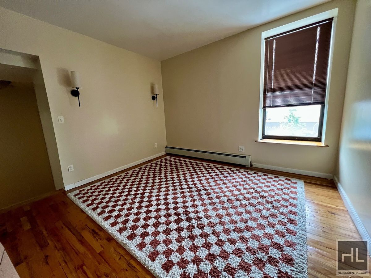 Building Photo - 2BR 1BA Split-Level Off 5th Ave in South Park Slope Greenwood Heights Border