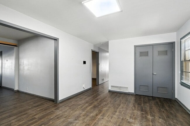 Building Photo - 3625 N 9th St