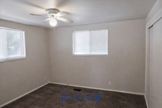 Building Photo - 1016 E 3825 S