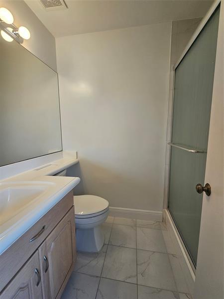 Building Photo - 633 Lake Point N Ln