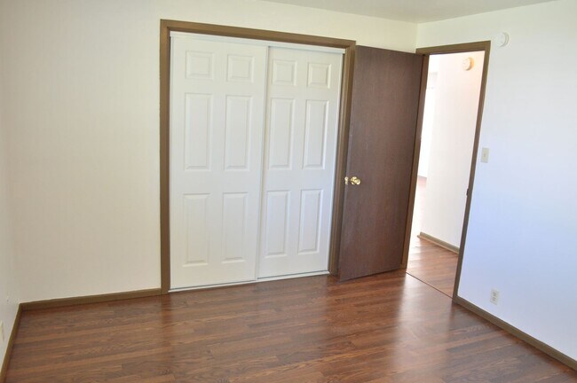 Building Photo - Walton Ln Duplex