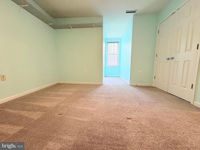 Building Photo - 5 Artillery Dr