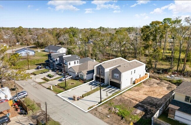 Building Photo - 6216 Carver Rd