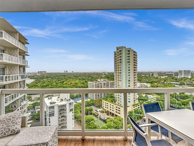 Building Photo - 2451 Brickell Ave