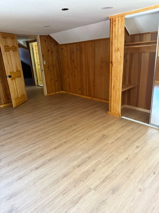 Building Photo - 3Bd 2Ba home located in a quiet neighborho...