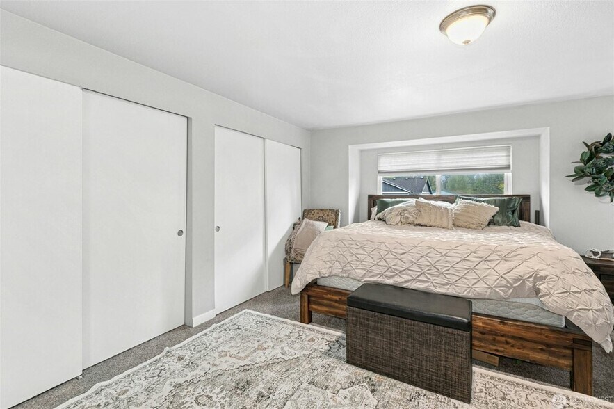 Building Photo - 5031 Sunnyside Blvd