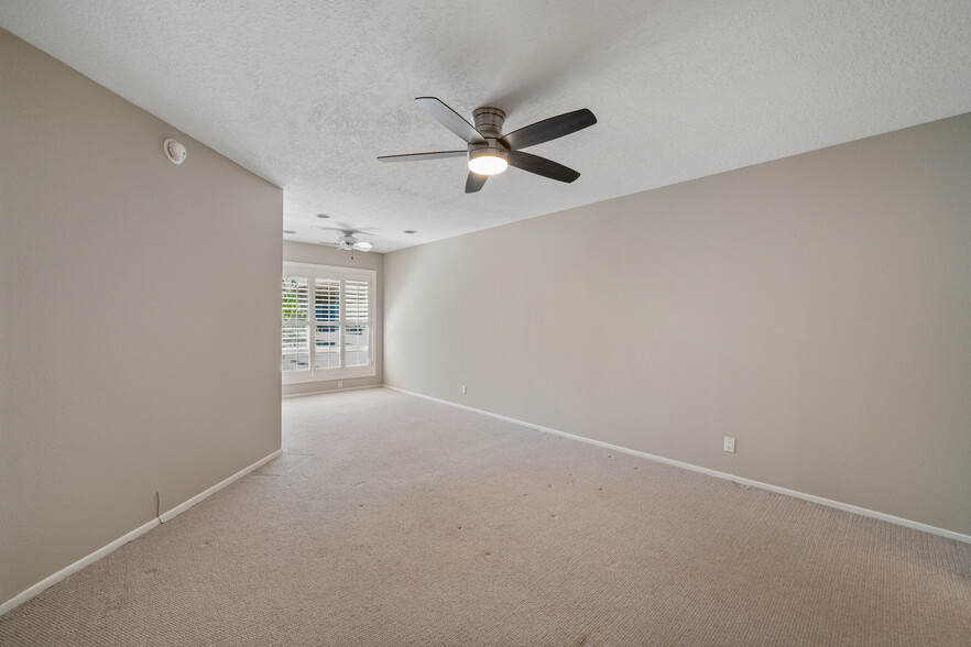 Master Bedroom - 15231 Magnolia Blvd