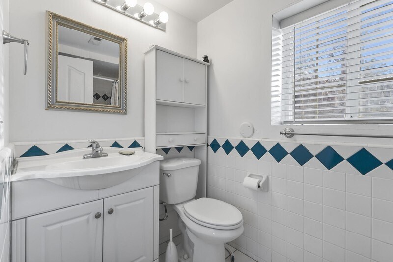 Building Photo - 752 Raygene Way