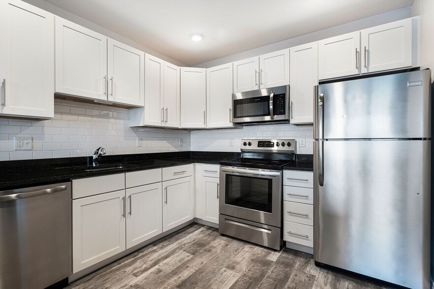 Interior Photo - Third and Central Place