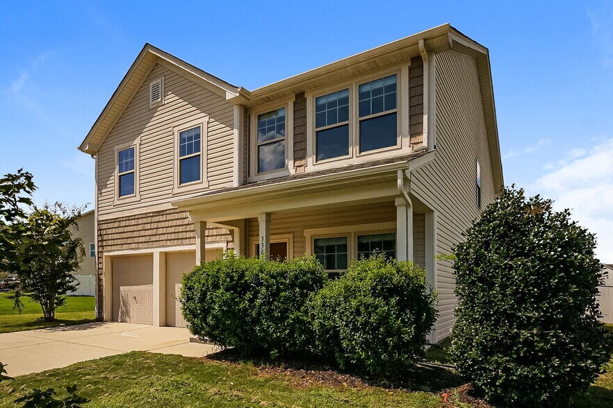 Building Photo - 3343 Saddlebrook Dr