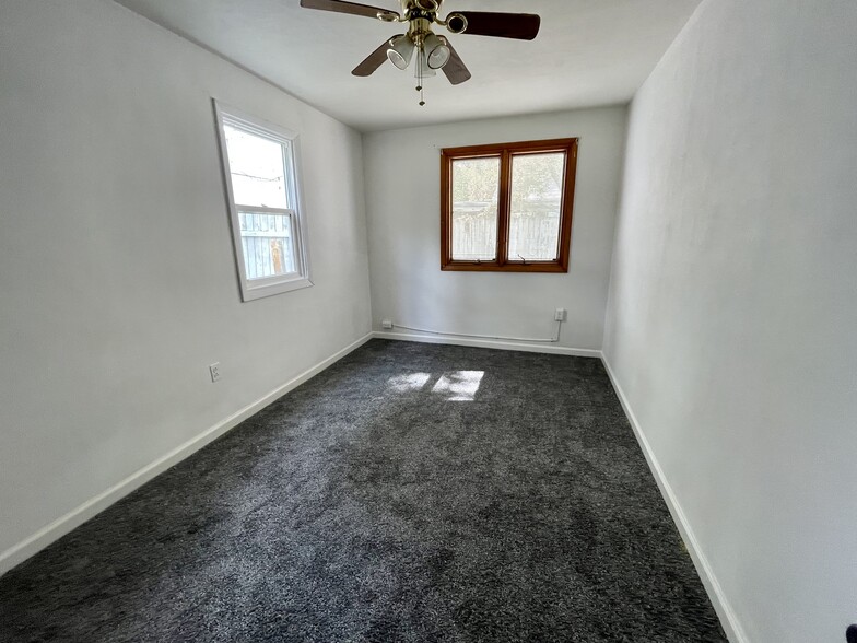 Building Photo - 3814 10th Avenue Ct