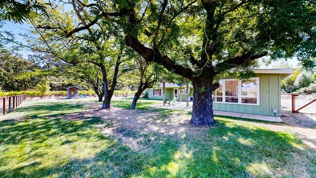 Building Photo - Country Charm Meets Vineyard Views! Two Be...