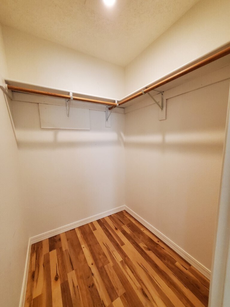 MBR Closet - 72 Camino de las Huertas