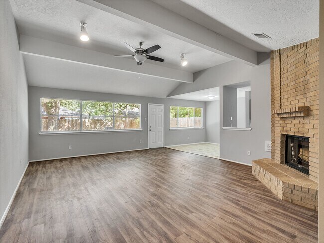 Building Photo - 24006 Spring Gum Dr