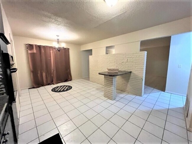 Building Photo - 1037 SW 103rd St