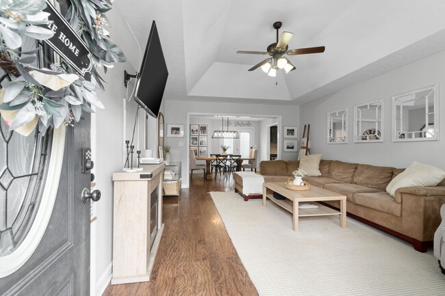 Building Photo - 649 Fox Hound Dr