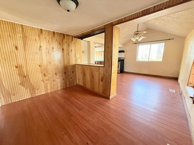 Building Photo - 155 N Lay Ave