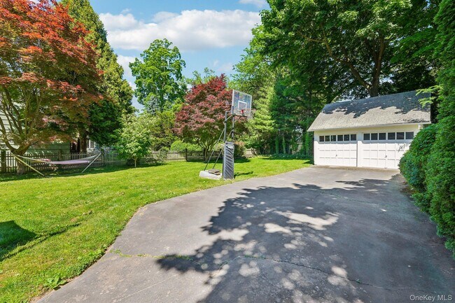 Building Photo - 281 Piermont Ave