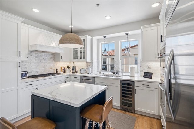 Building Photo - 30 Talmont